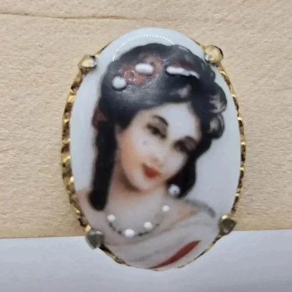 Vintage Limoges France Cameo Clip On Earrings Hand Painted Porcelain & Gold-Tone - Picture 3 of 6